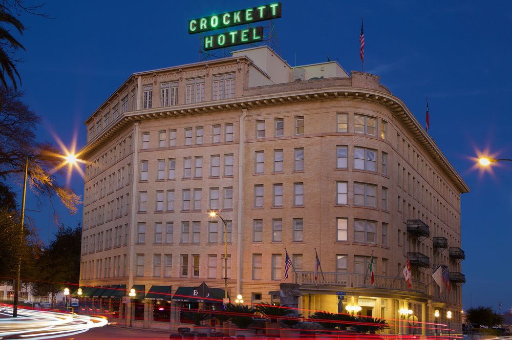 Crockett Hotel